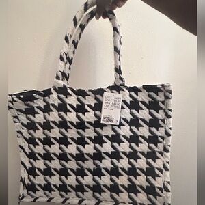 Monochrome Houndstooth Tote
